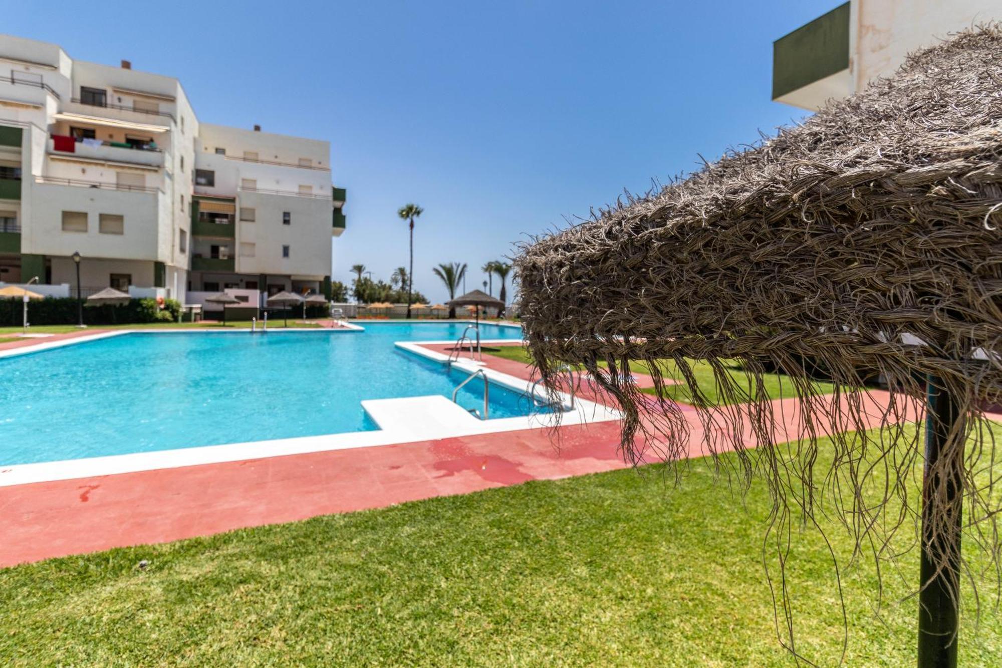 Rentitspain Moderno Apartamento Calaverde Frente Al Mar Salobreña Eksteriør billede