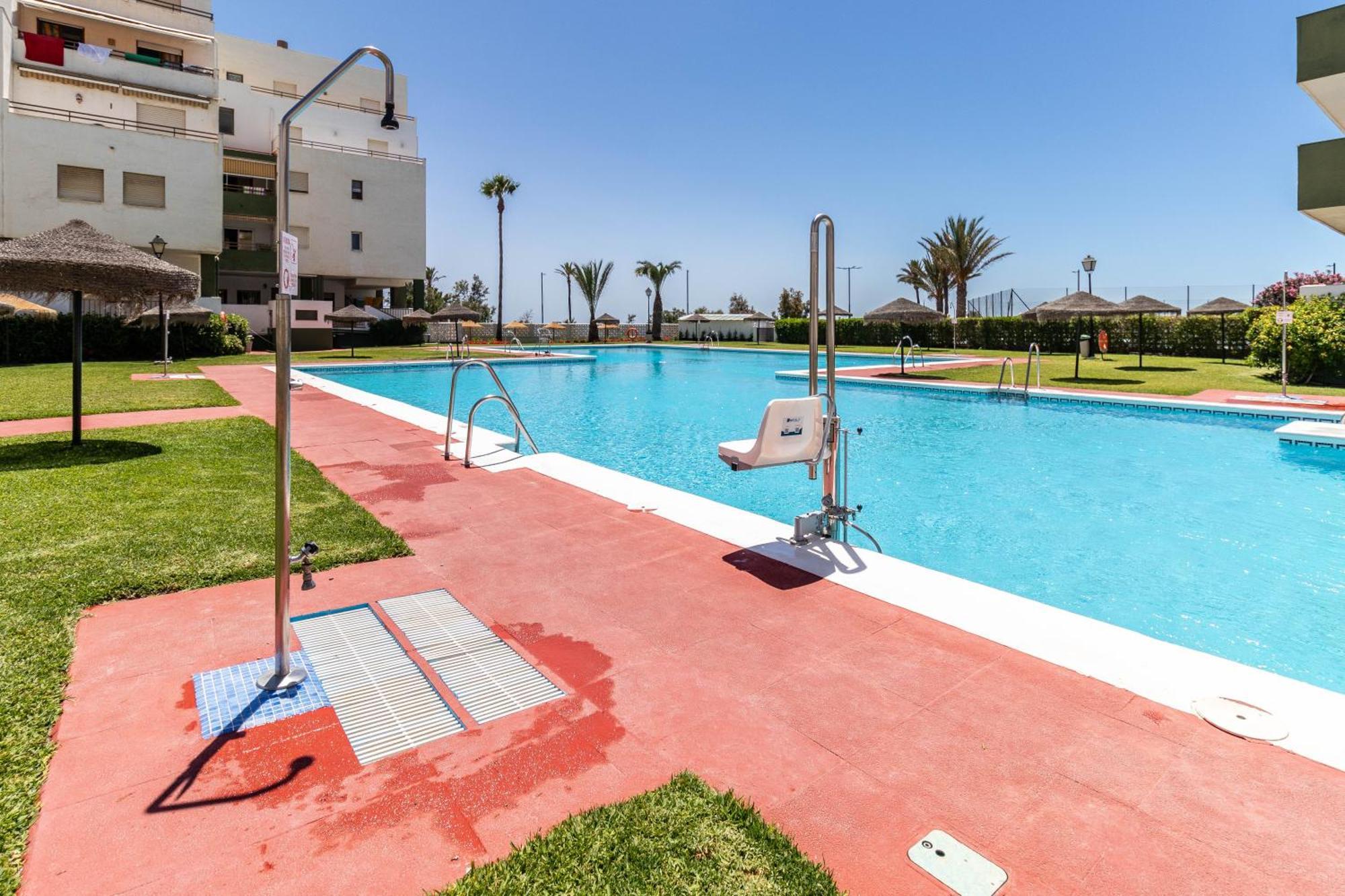 Rentitspain Moderno Apartamento Calaverde Frente Al Mar Salobreña Eksteriør billede